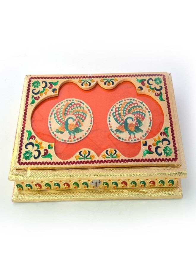 Little India علبة فواكه مجففة بتصميم زوج من الطاووس الذهبي من ليتل إنديا (431، ذهبي) - Image 1
